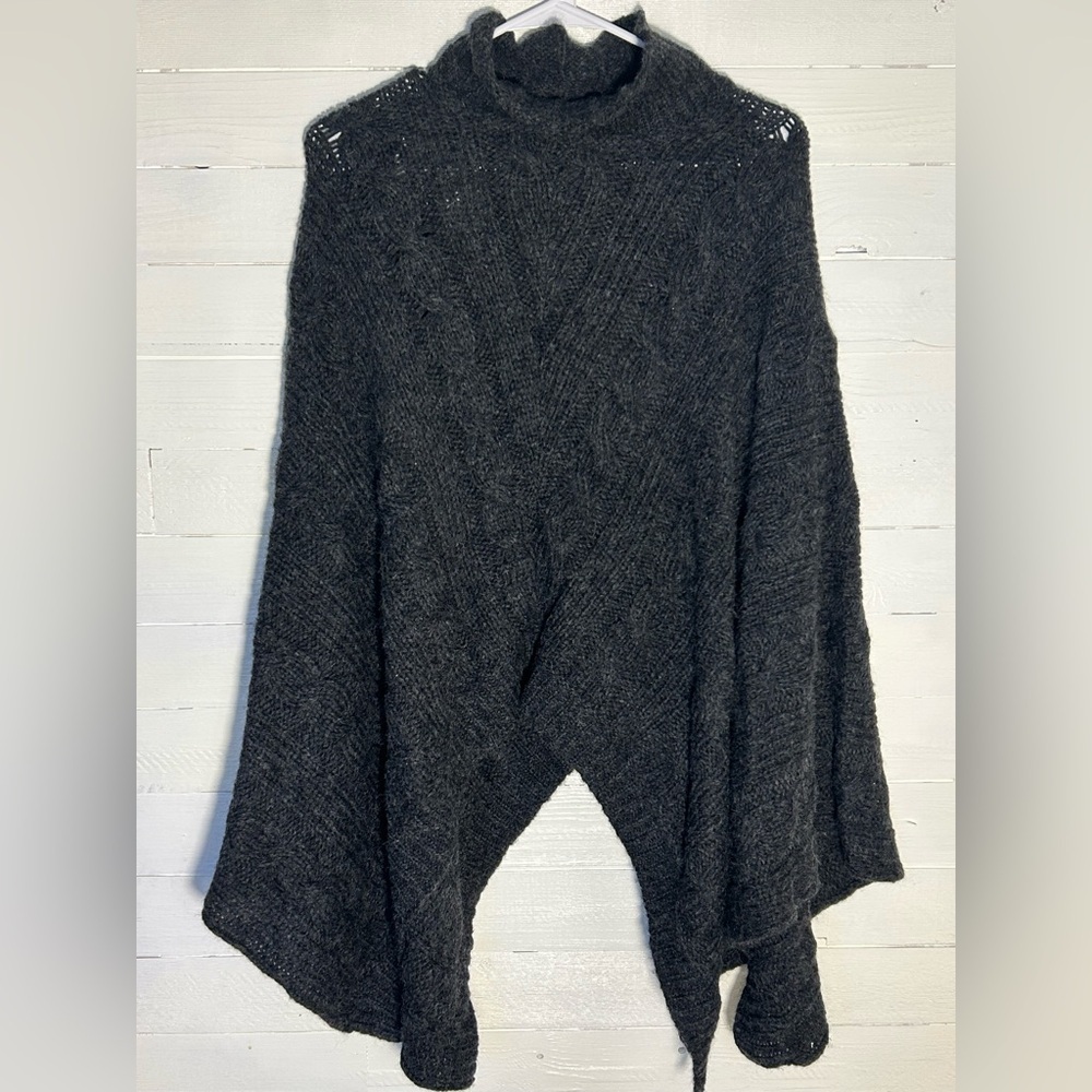 NWT Simply Natural Designs poncho/cape. Dark gray knit, 100% baby alpaca. - Picture 3 of 7